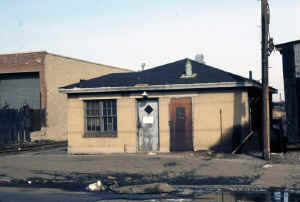 Yardmaster's Ofc-Varick Ave-Bushwick-View NE - 03-11-72 (Makse-Keller).jpg (82416 bytes)